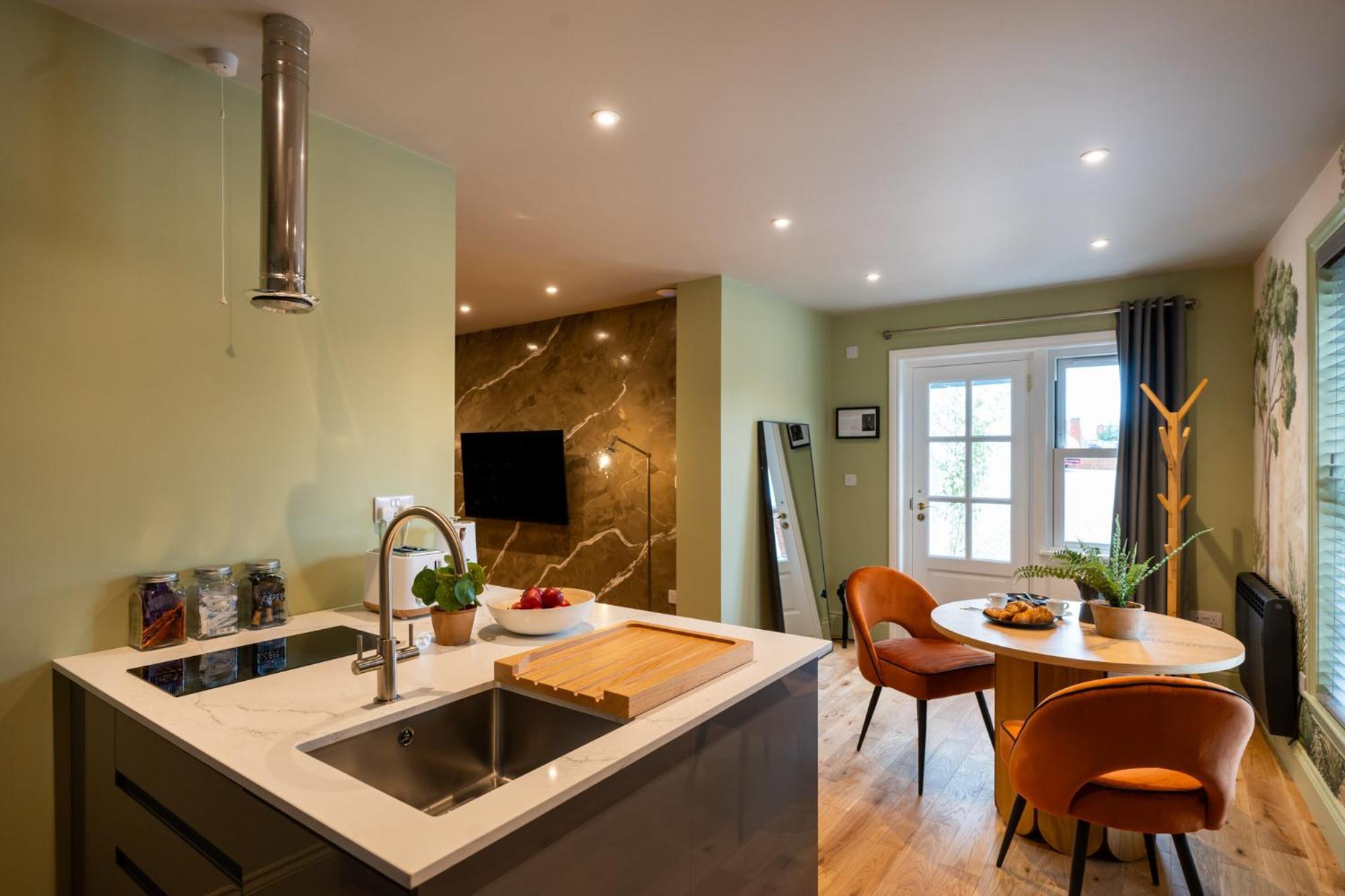 Commandery Vaults - Luxury Apartment In City Centre With Sky Tv Worcester Exterior foto