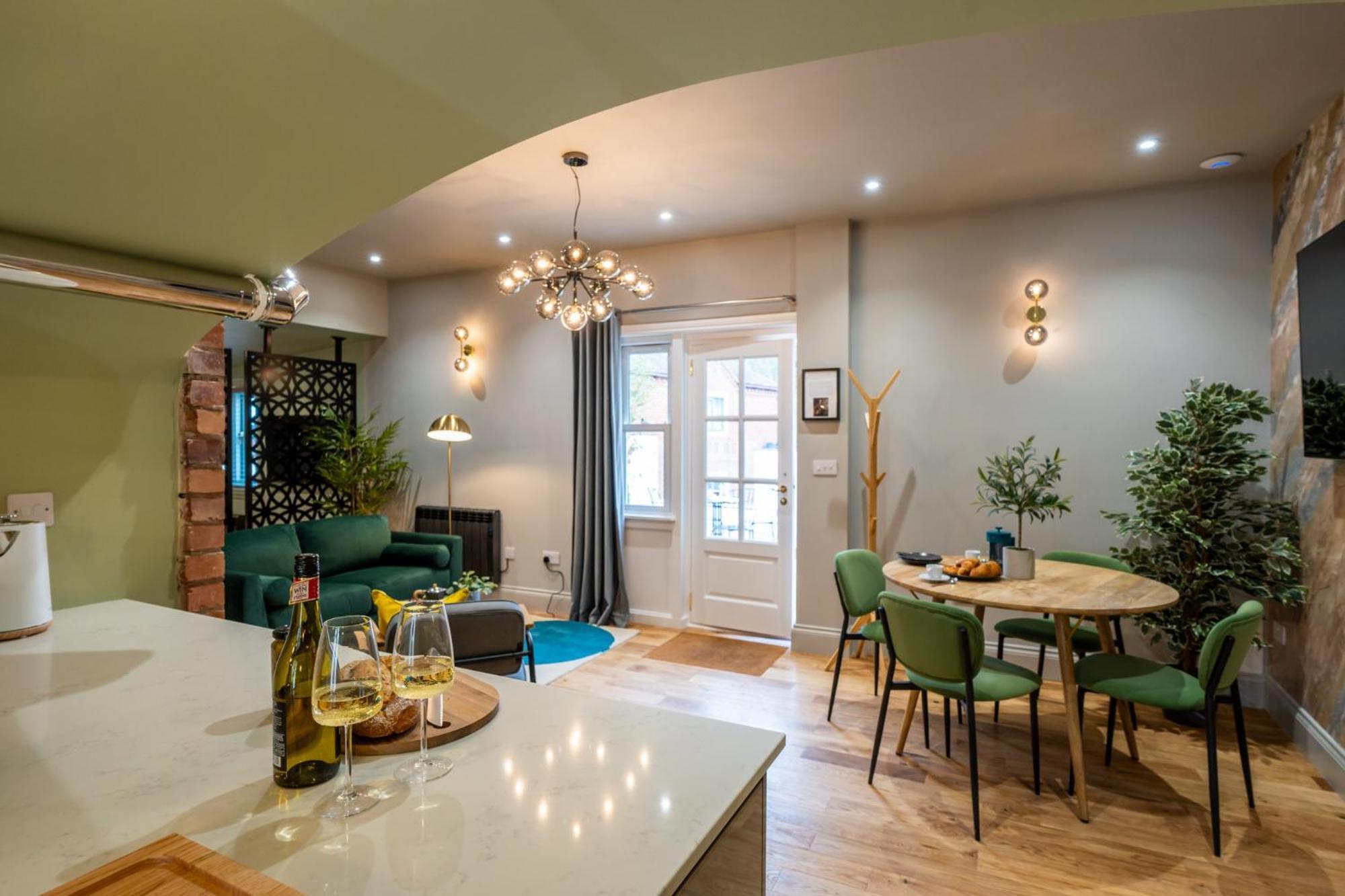 Commandery Vaults - Luxury Apartment In City Centre With Sky Tv Worcester Exterior foto