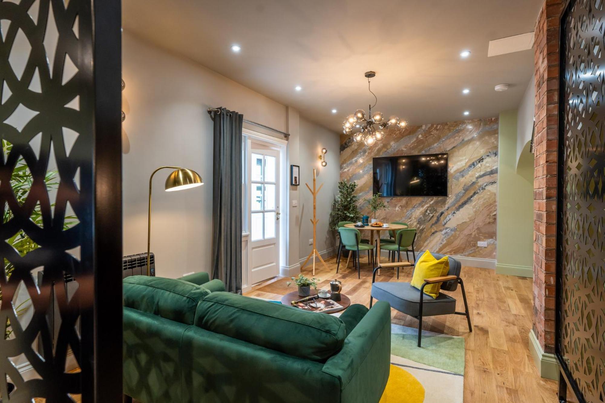 Commandery Vaults - Luxury Apartment In City Centre With Sky Tv Worcester Exterior foto