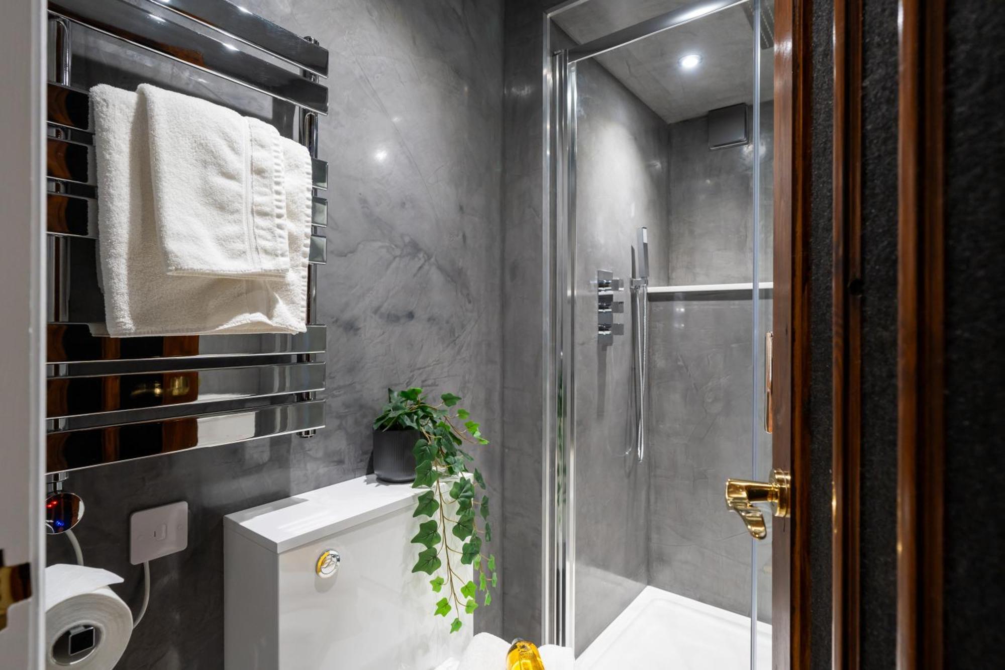 Commandery Vaults - Luxury Apartment In City Centre With Sky Tv Worcester Exterior foto